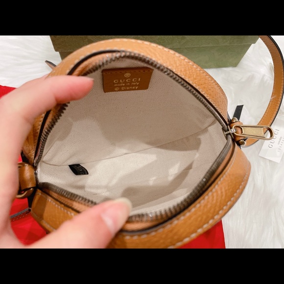Gucci x Disney Mickey Mouse round crossbody bag - Picture 5 of 7